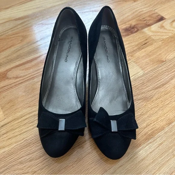 Bandolino Black Suede Wedges with Bow and Patent Leather Heel - Picture 3 of 7